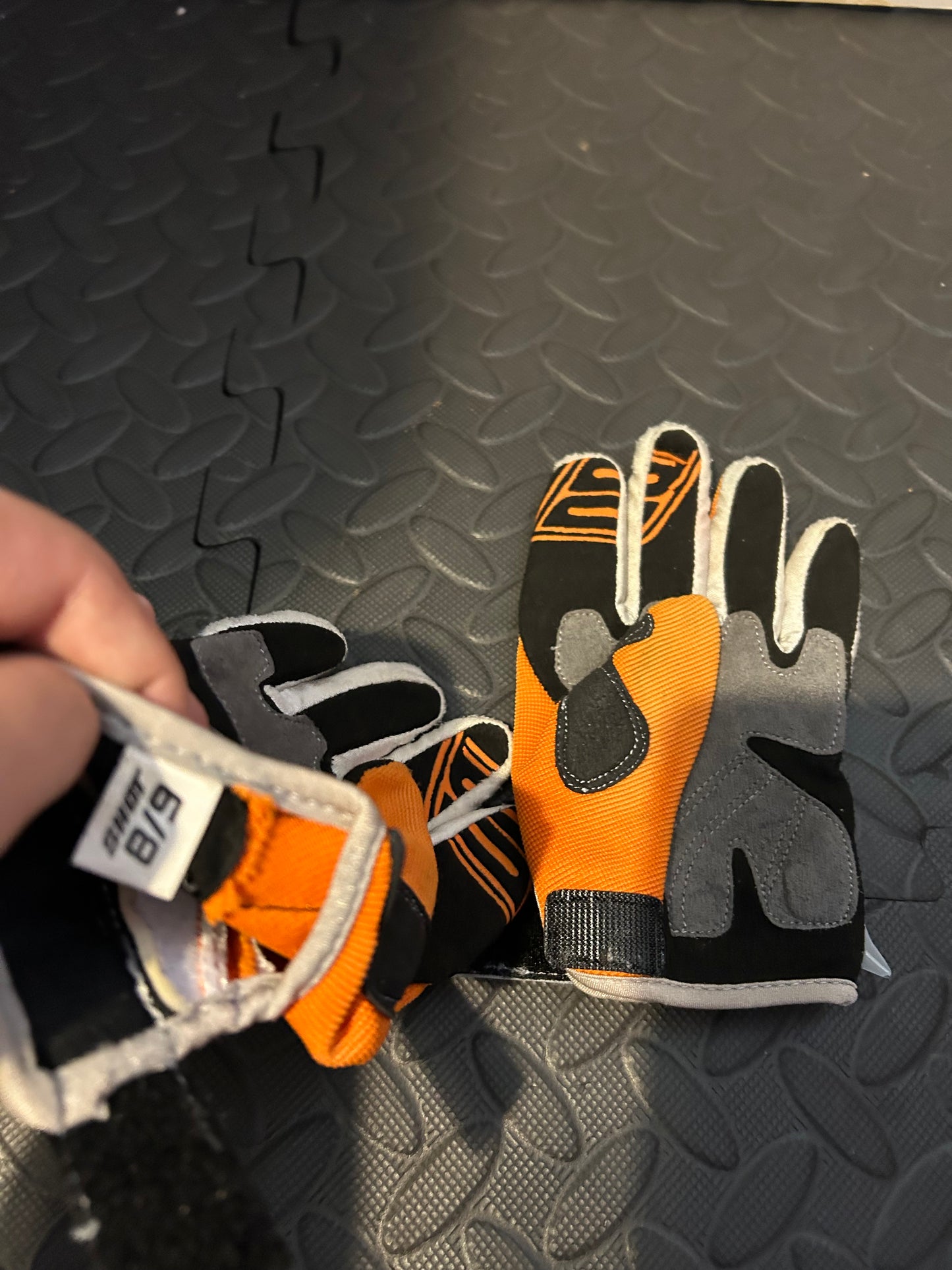 Shot gloves M