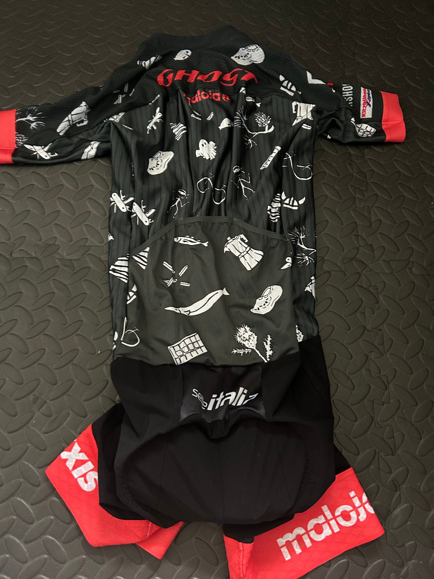 Maloja cycling outfit
