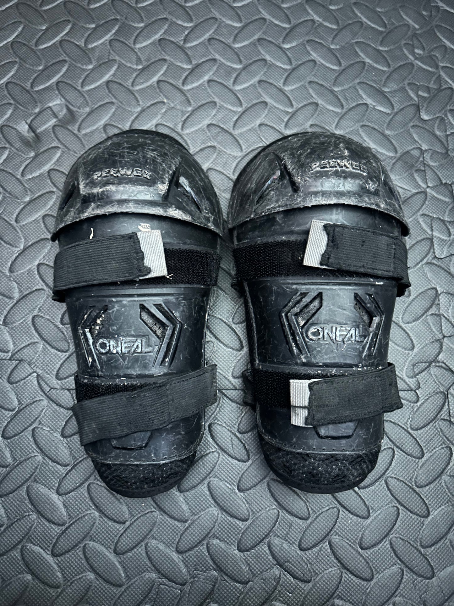 Oneal peewee knee guard YM/L