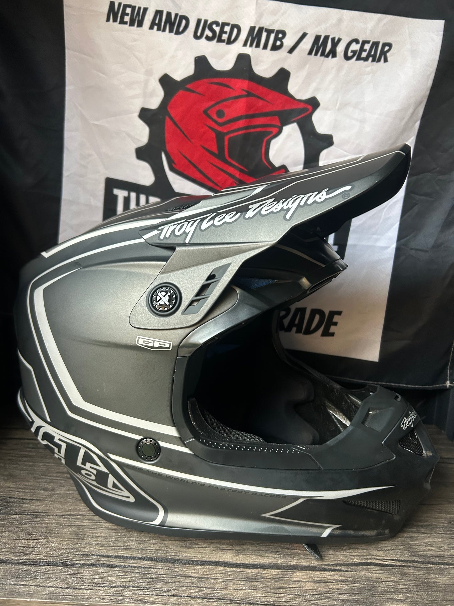 NEW troy lee designs helmet 62-63cm