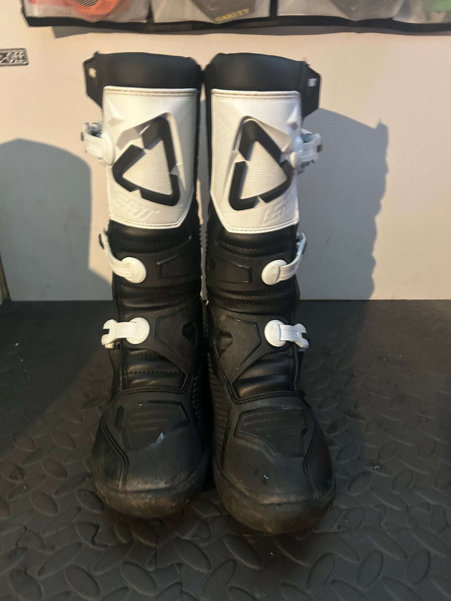 Leatt 3.5 boots UK3