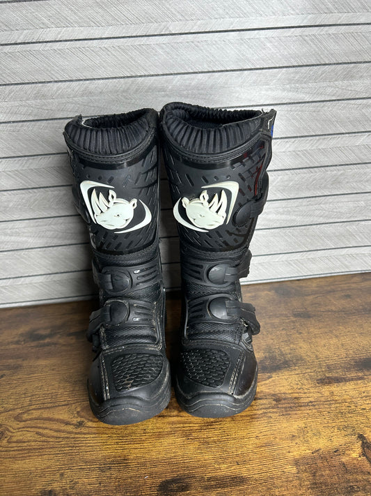 rhino boots ukj11