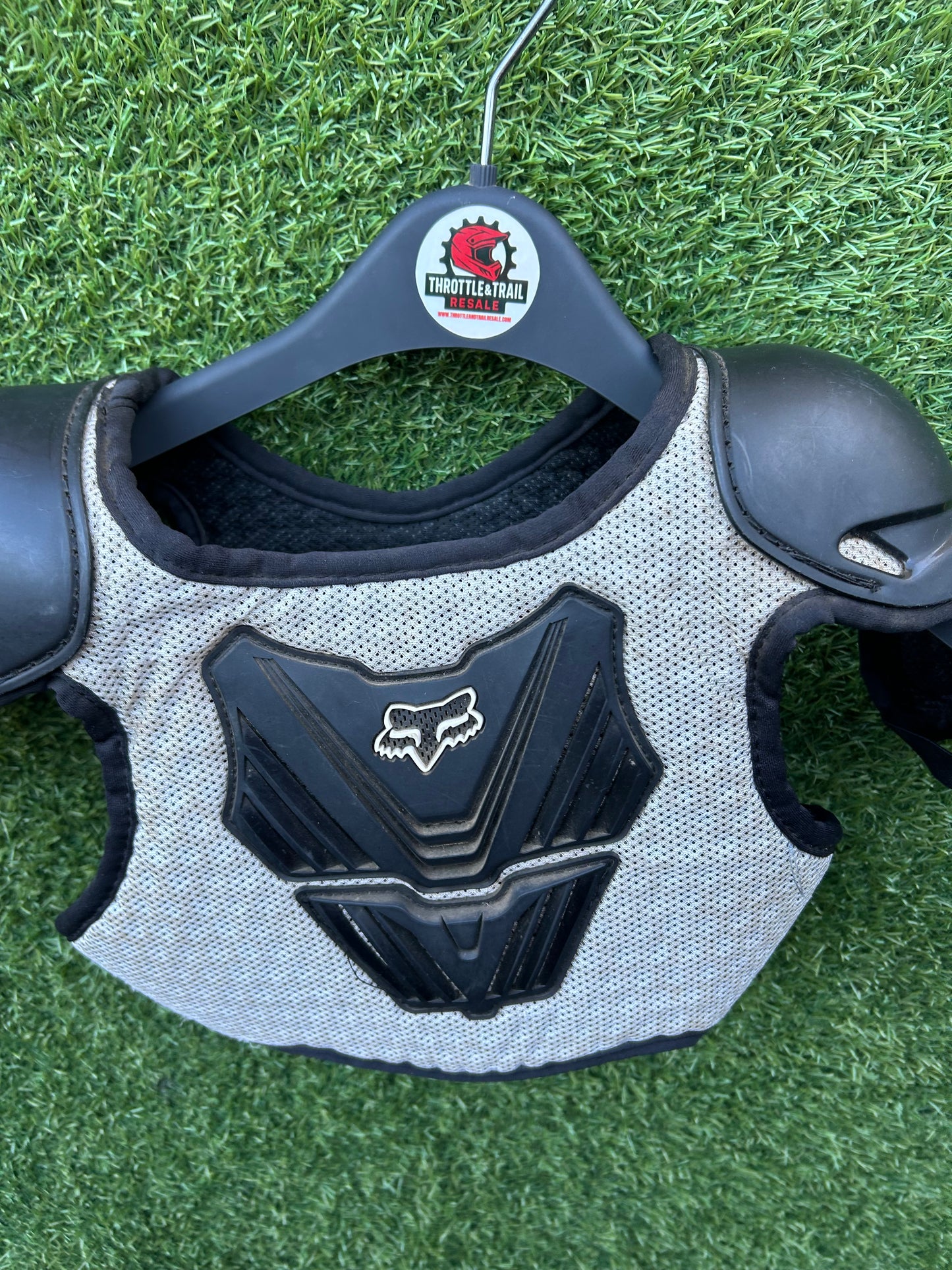 fox peewee chest guard ym/l