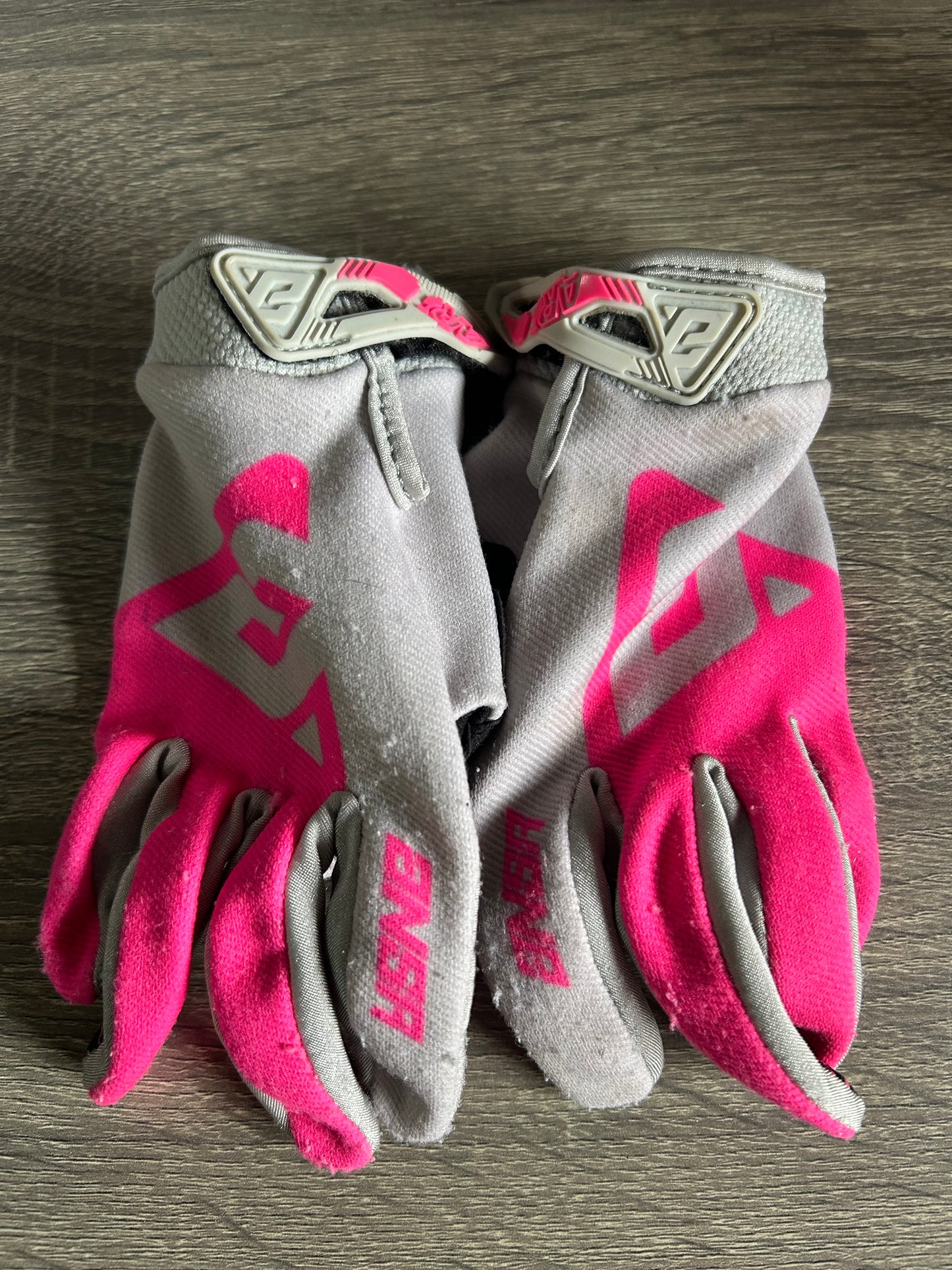 answer gloves ym
