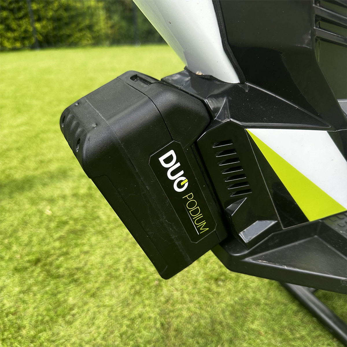 DUO 20" Podium - Electric Balance Bike | 7+ years old