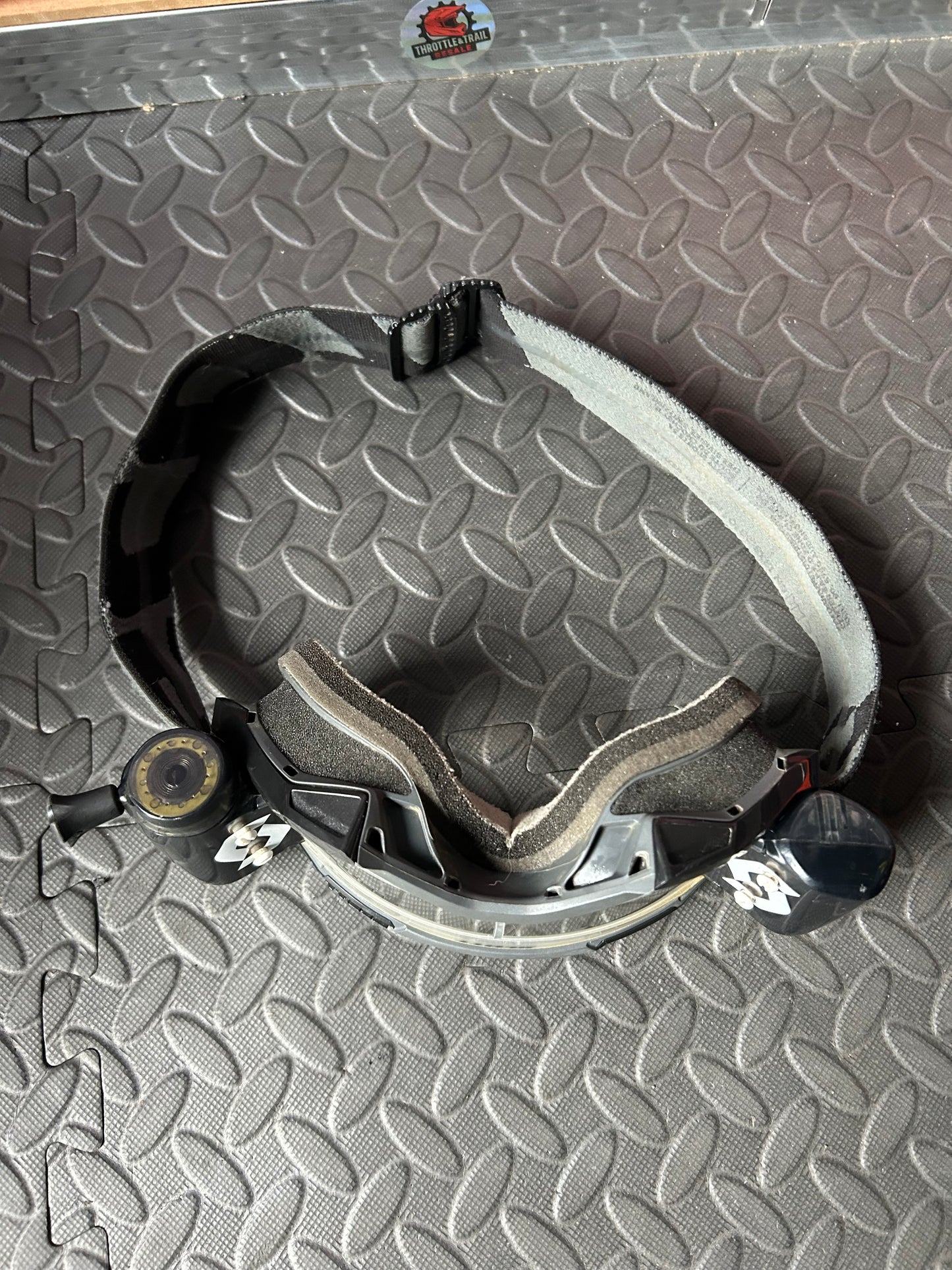 Scott roll off goggles