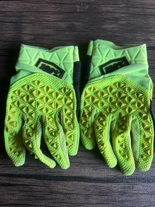 100% gloves ym