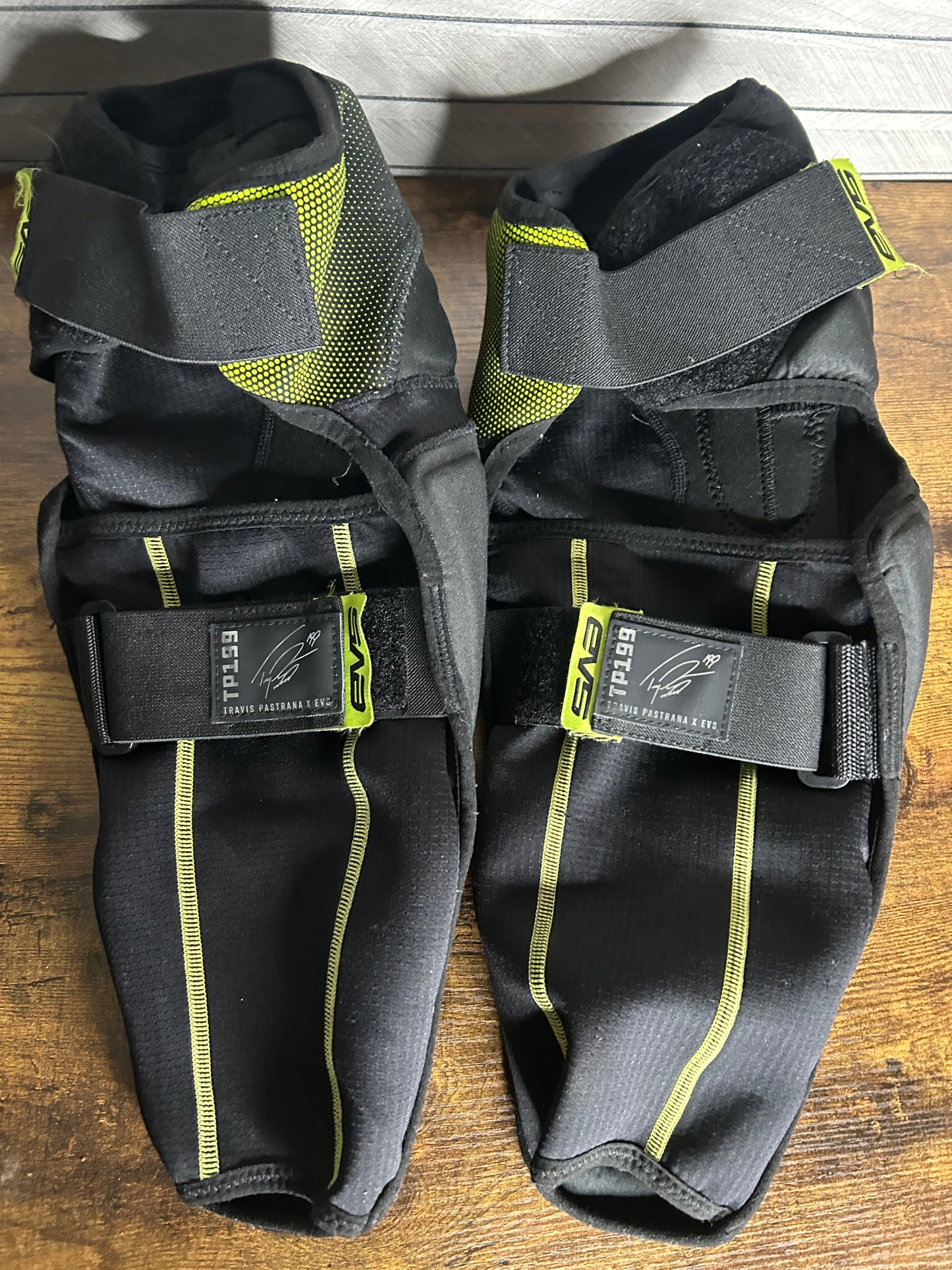 EVS Travis Pastrana knee pads S/M