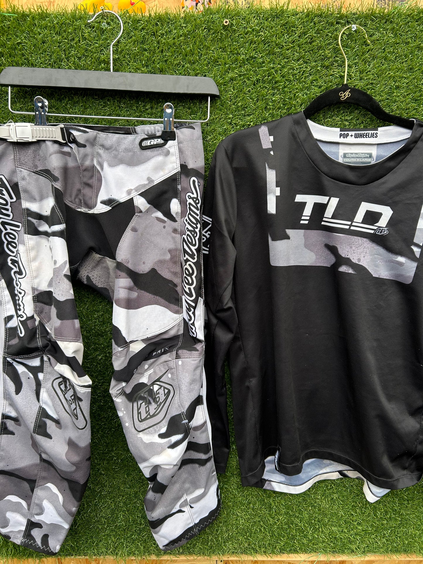 Troy Lee designs kit yxl/28”
