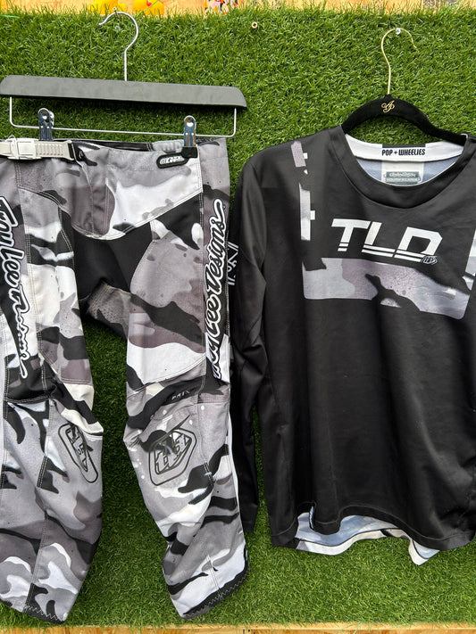 Troy Lee designs kit yxl/28”