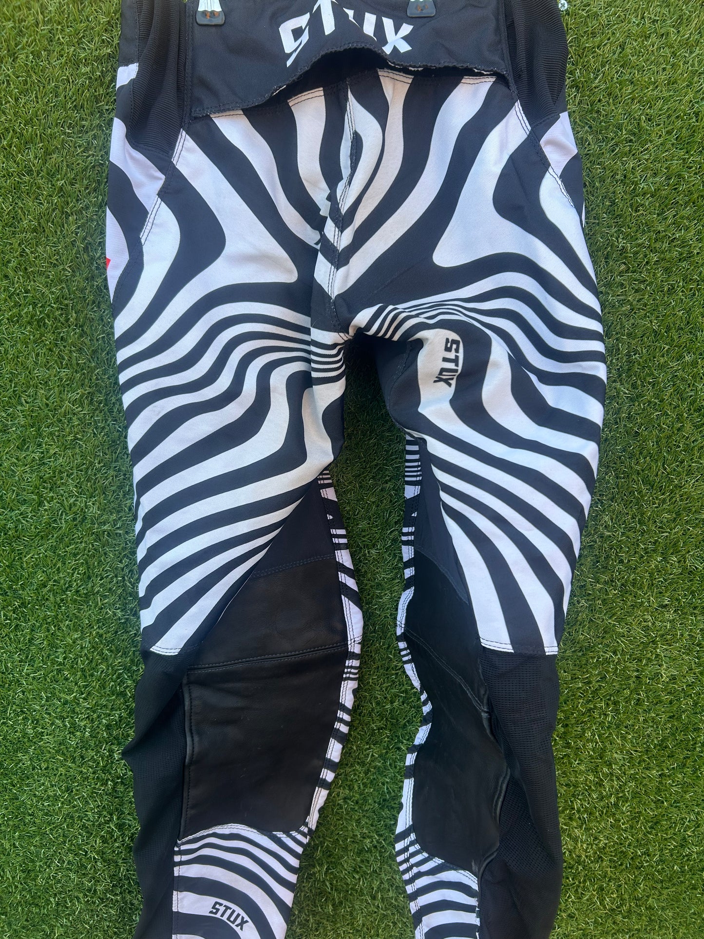 stux pants 30"
