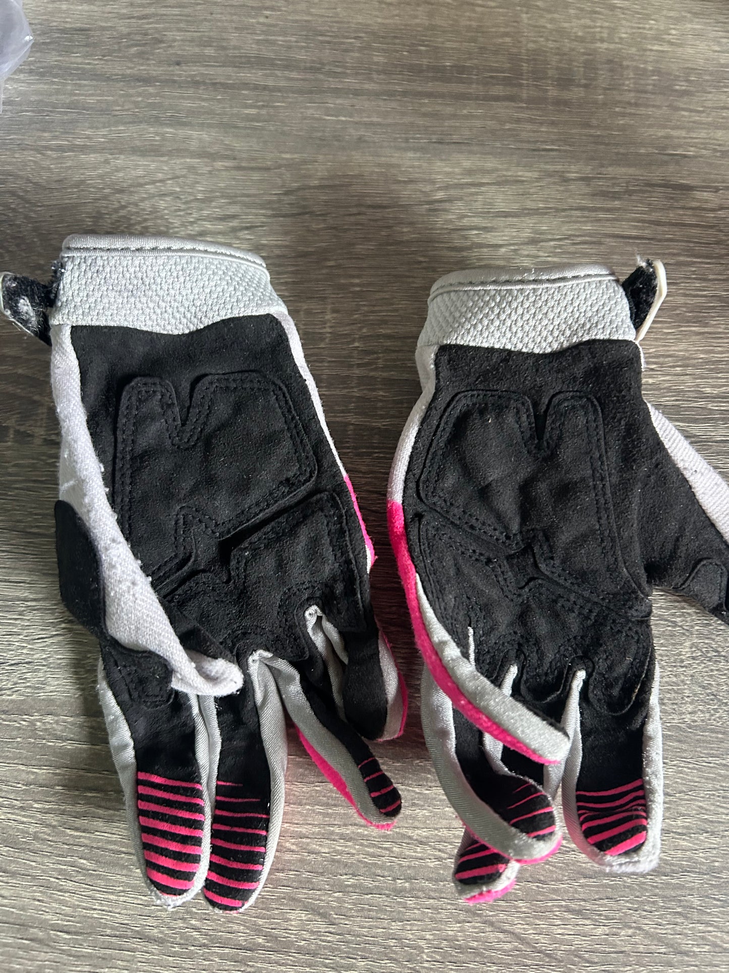 answer gloves ym