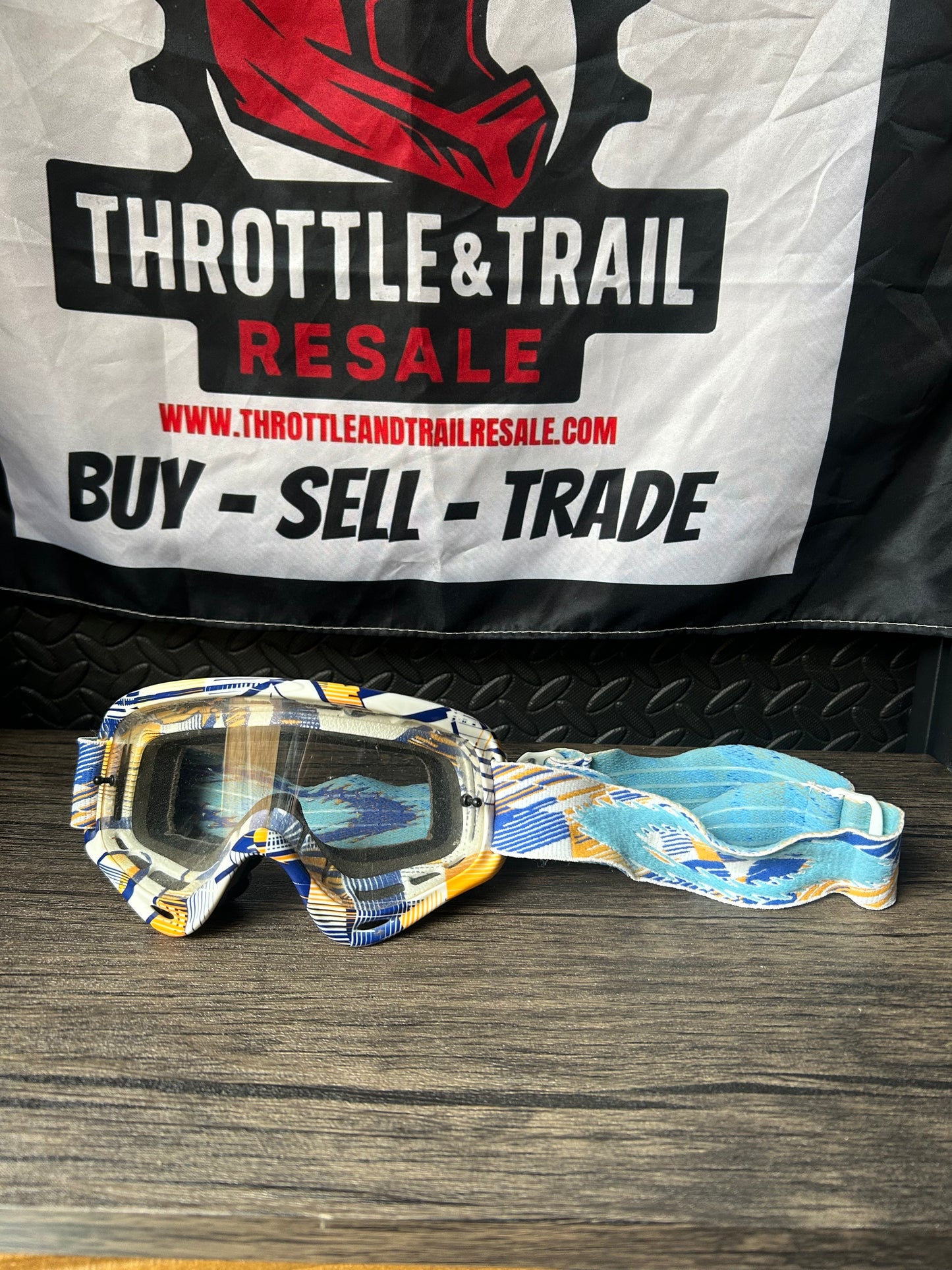 Youth Oakley goggles pre owned
