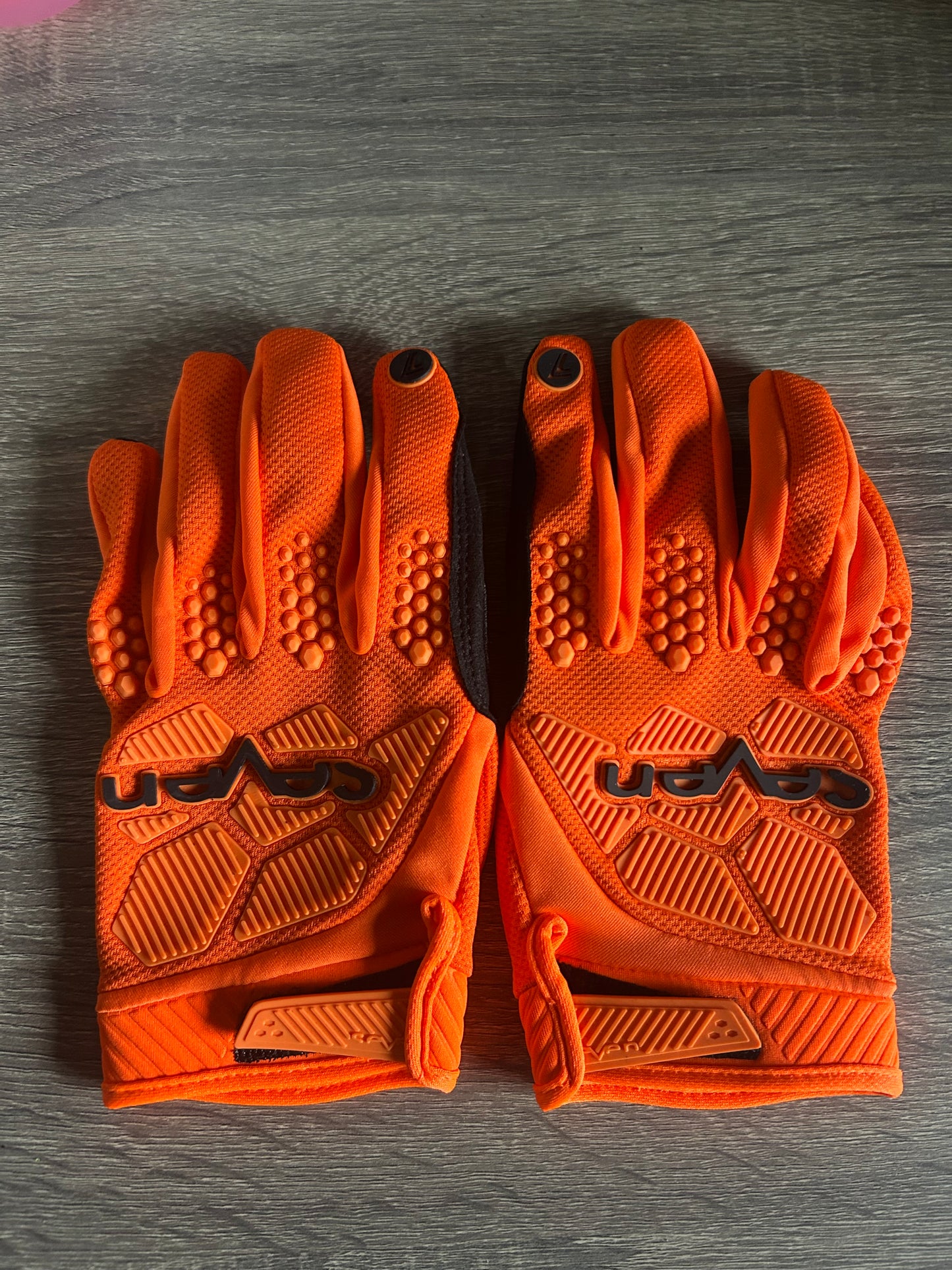 Seven gloves small
