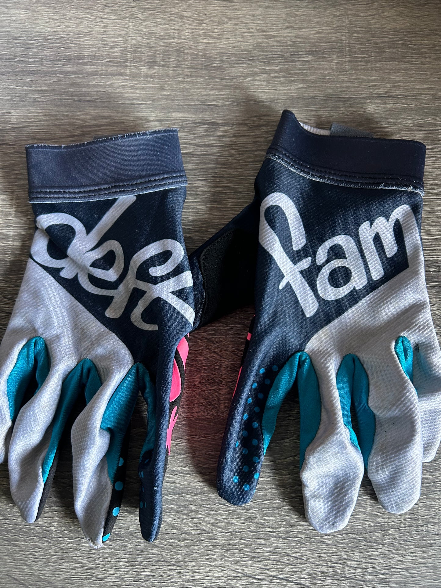 Deft Gloves Large