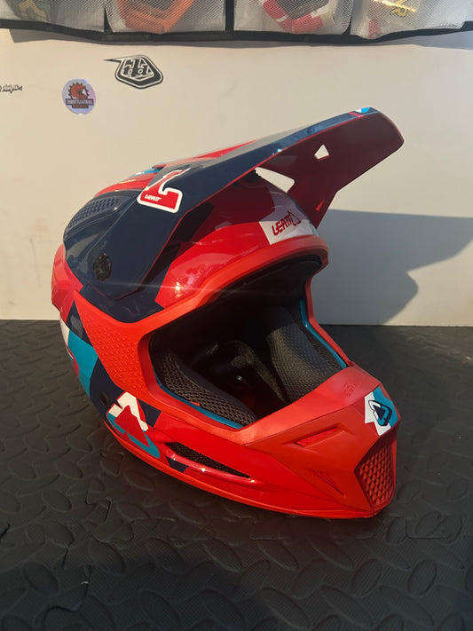 Leatt 5.5 gpx helmet 55-56cm
