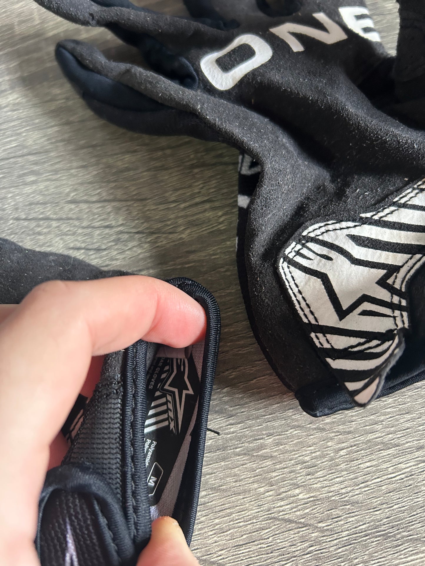 alpinestars gloves medium