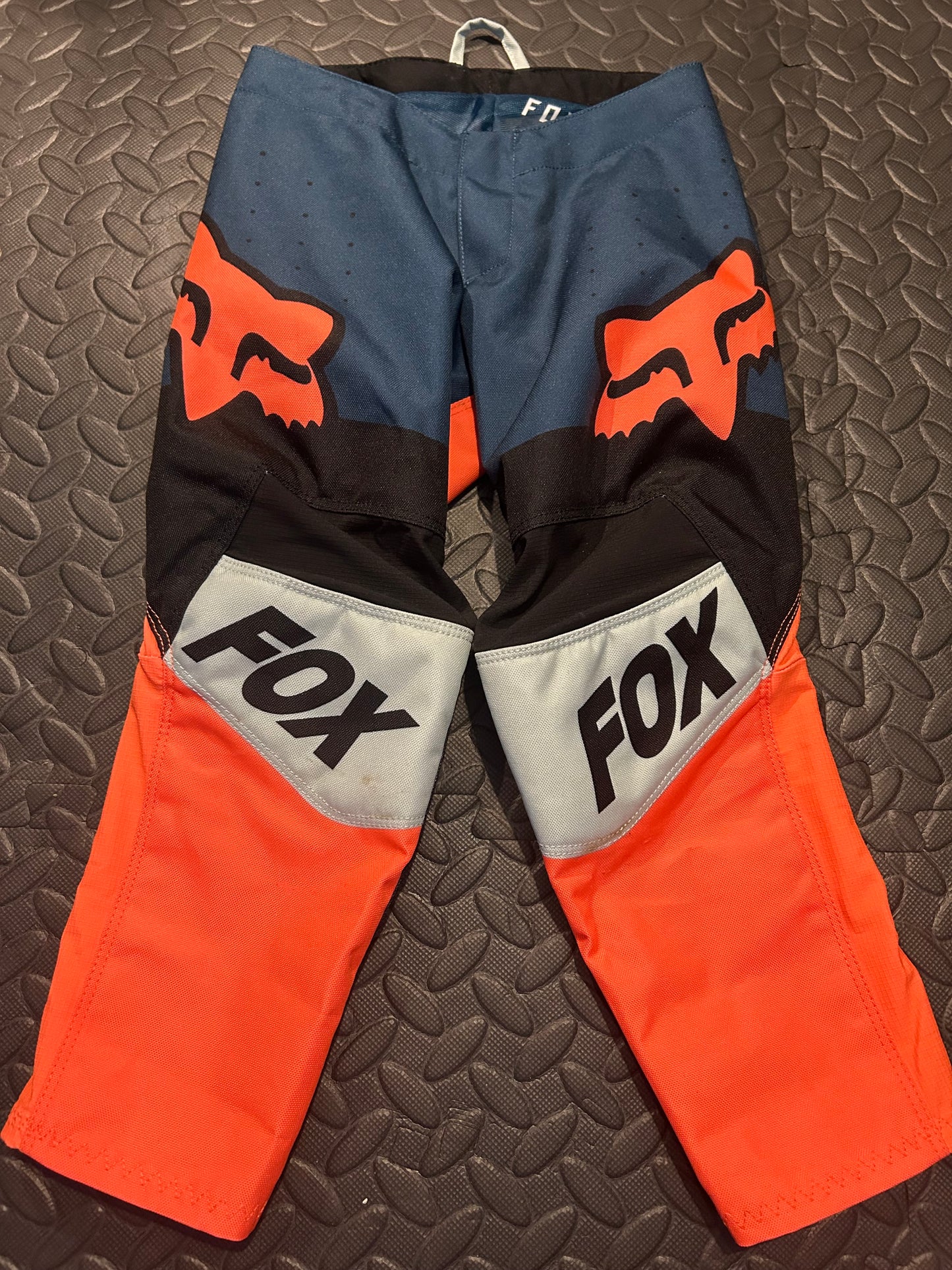 Fox pants age 4