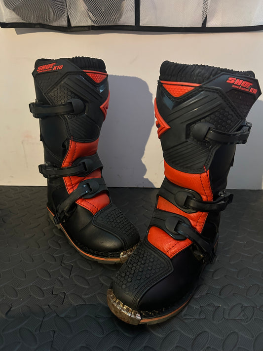 Shot boots UK3.5