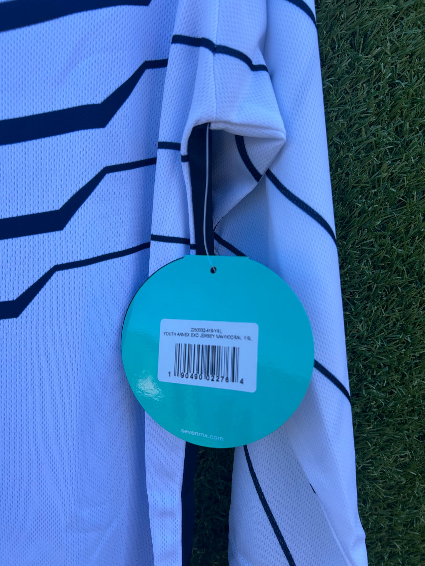 NEW Seven jersey yxl
