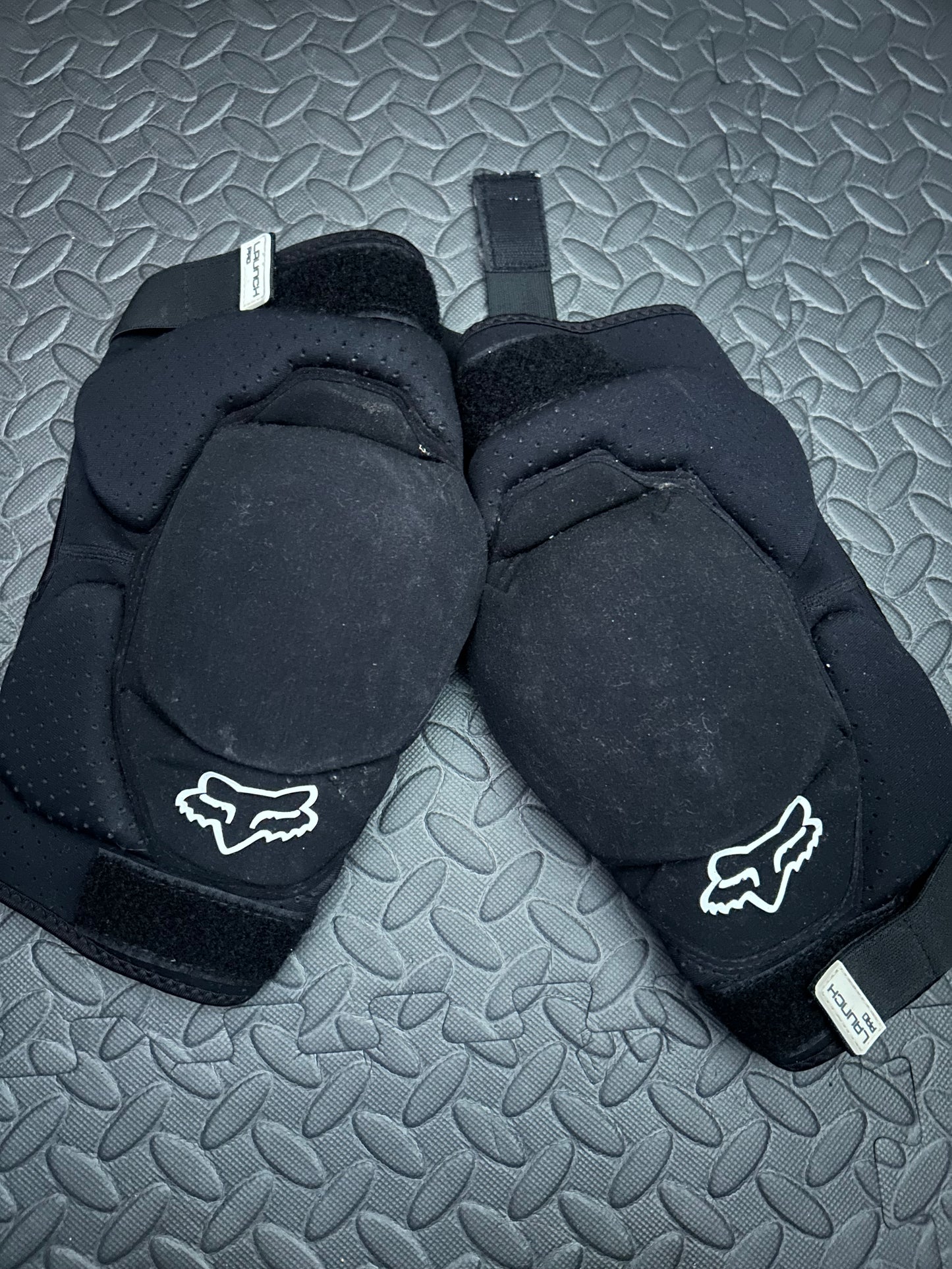 Fox Knee guards M