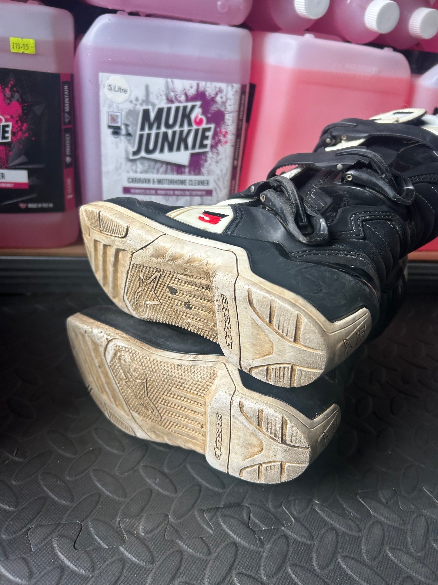 Alpinestars tech 3 uk1