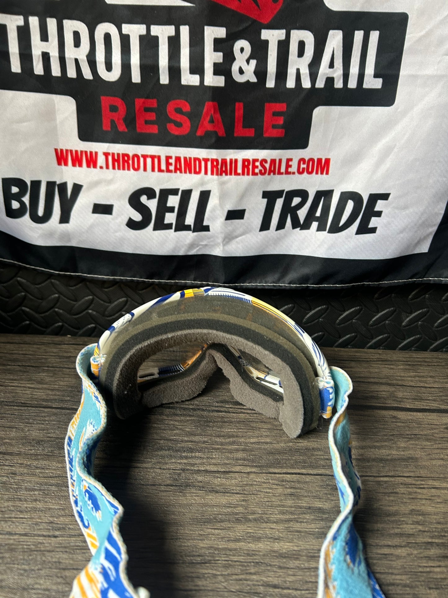 Youth Oakley goggles pre owned