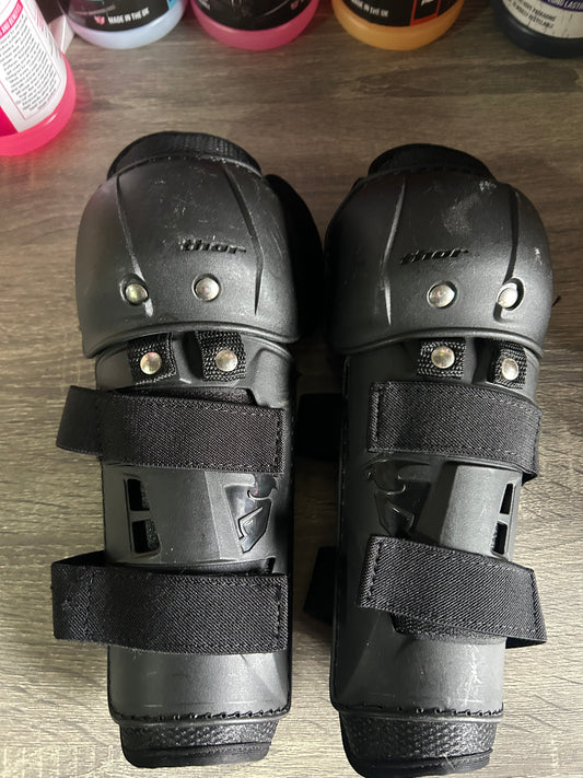 Thor sector knee braces youth large