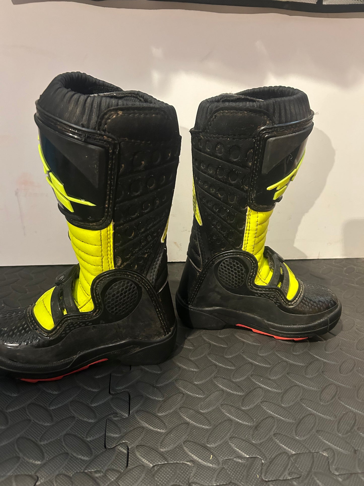 Tcx kids boots size11