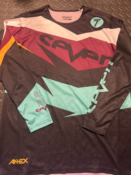 Seven jersey M