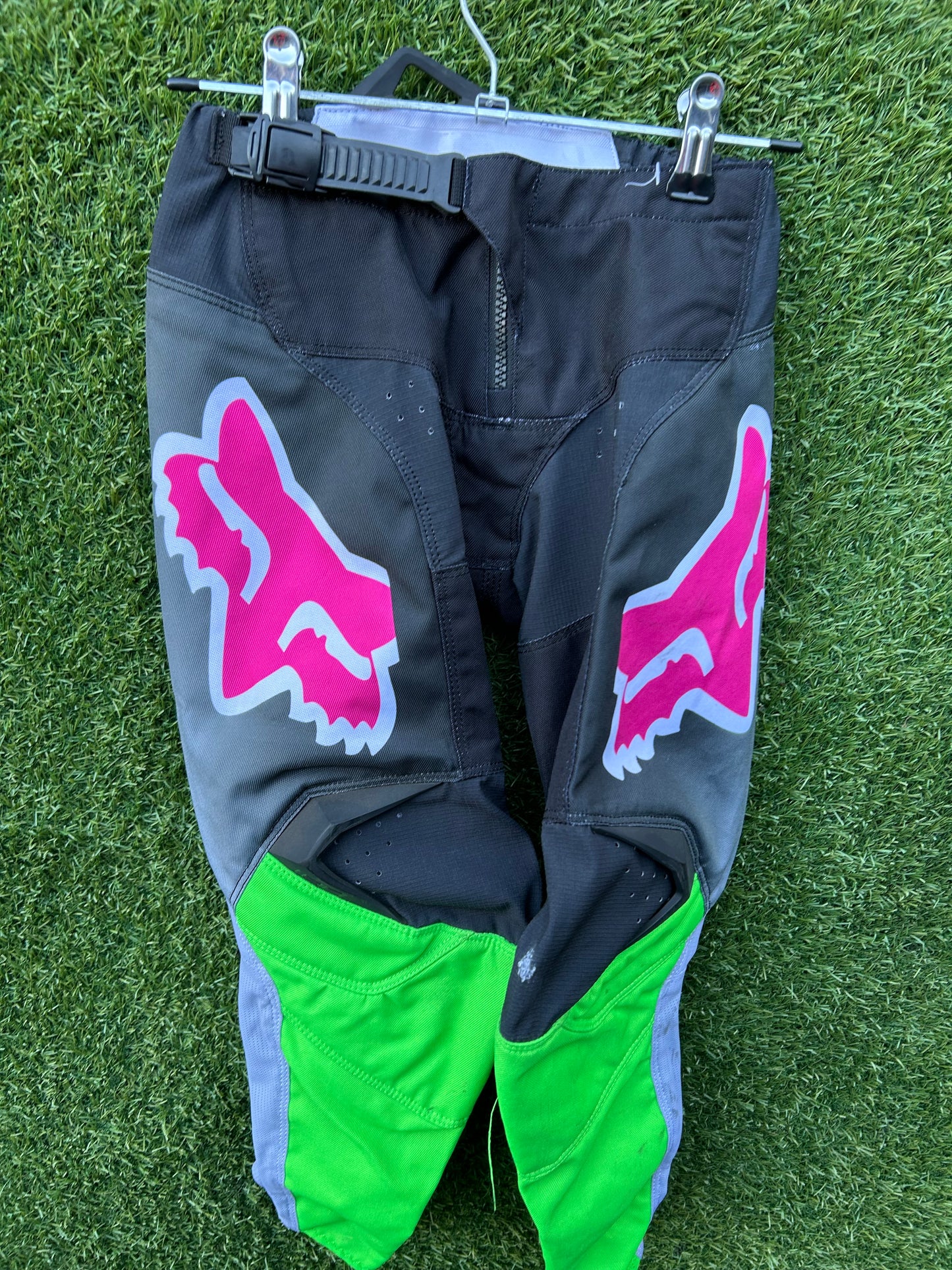 fox pants 22"