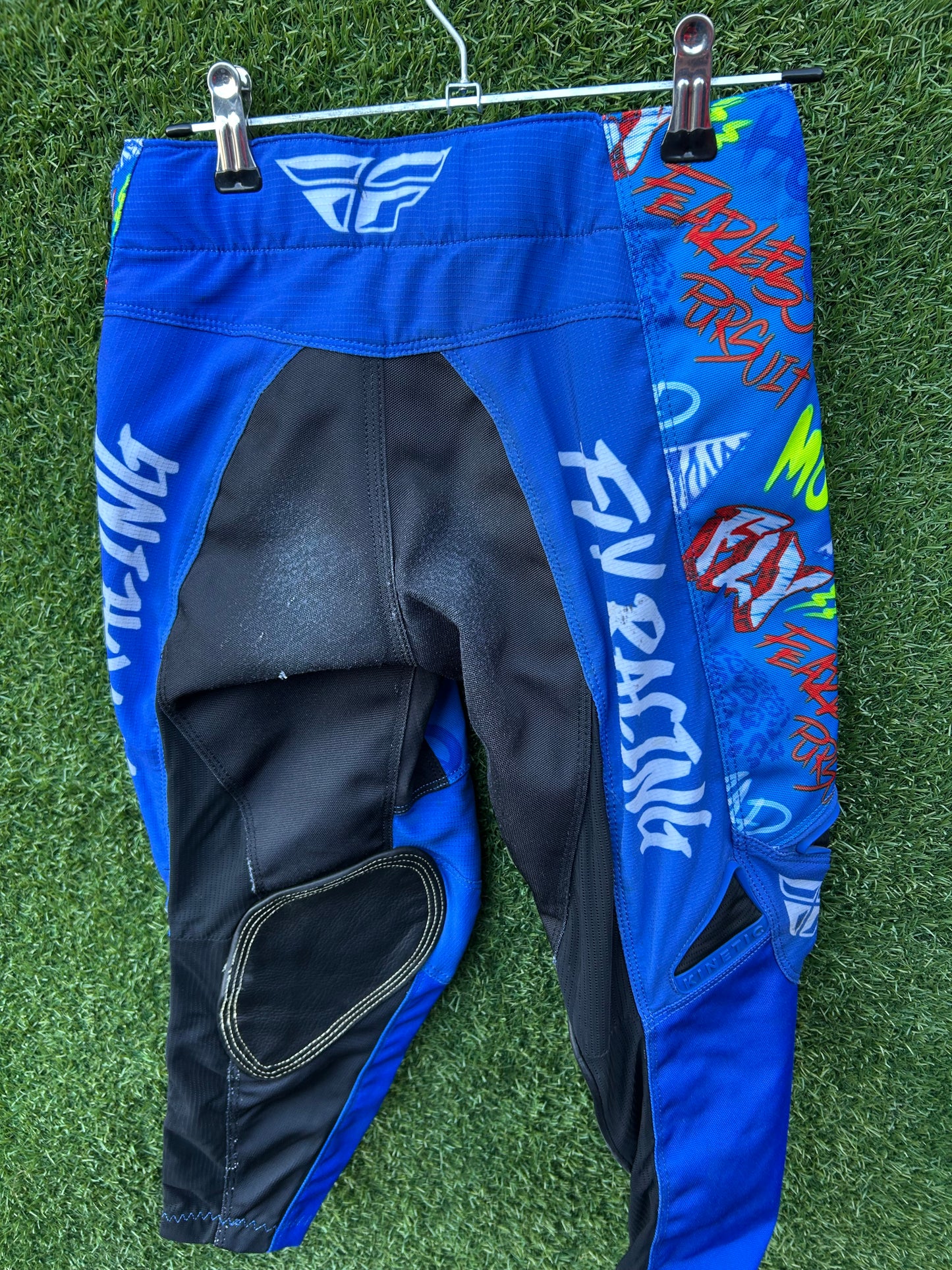 fly pants 22"