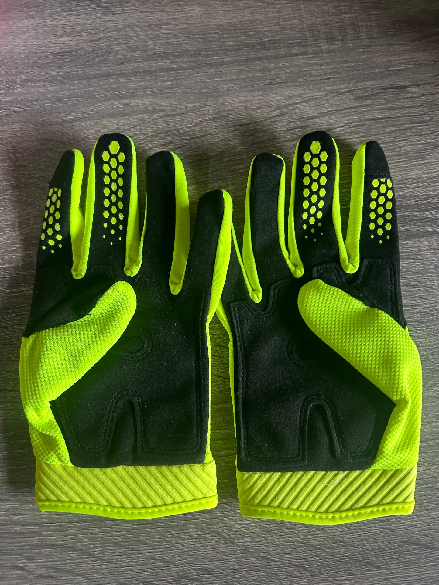 Seven gloves small