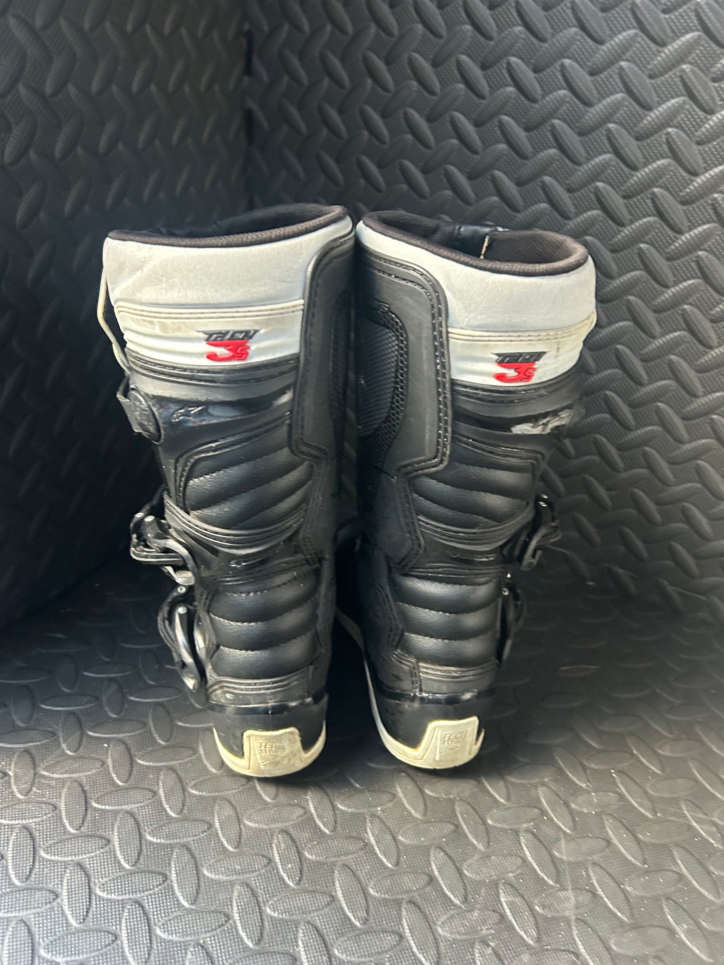 Alpinestars tech 3 uk1