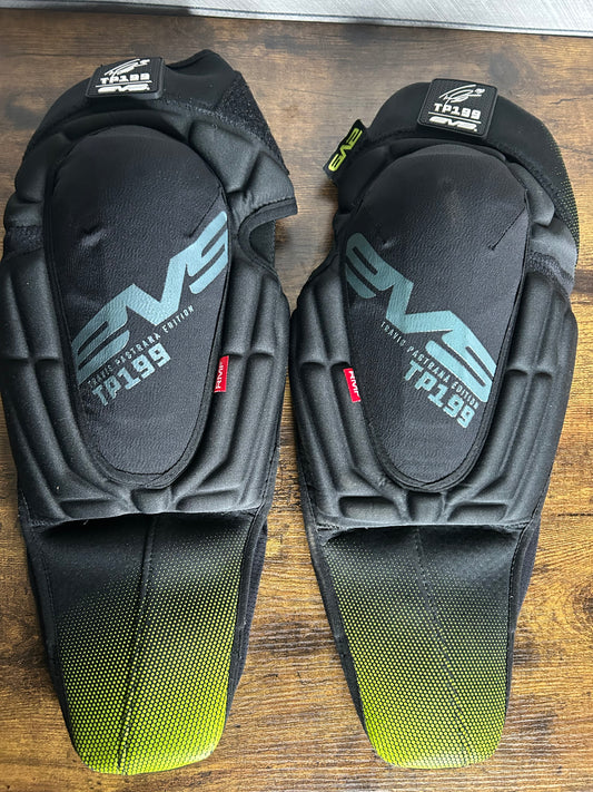EVS Travis Pastrana knee pads S/M