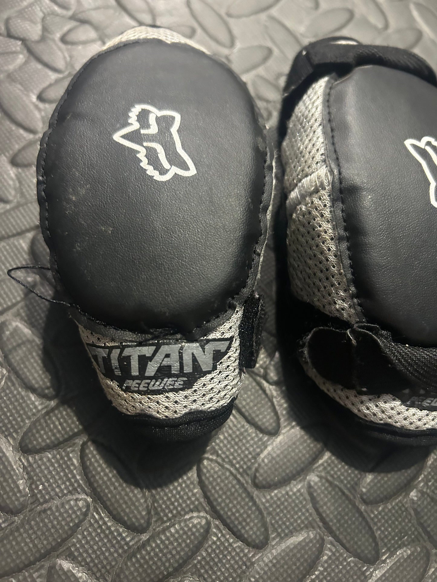 Fox titan peewee elbow pads YS/M