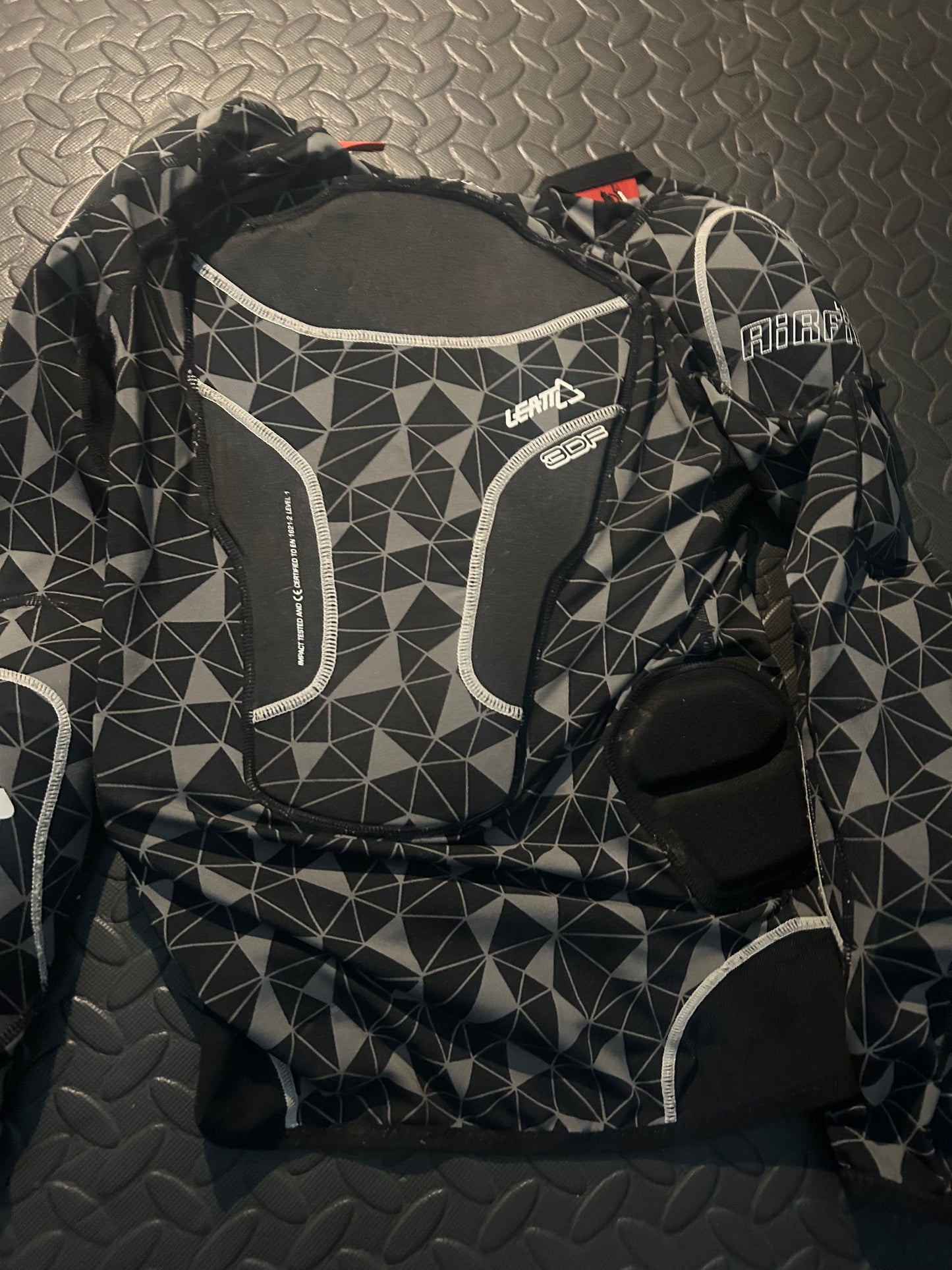 Leatt 3df body armour YM