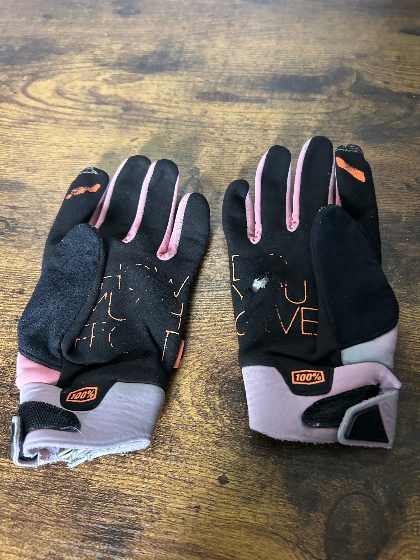100% brisker gloves yl