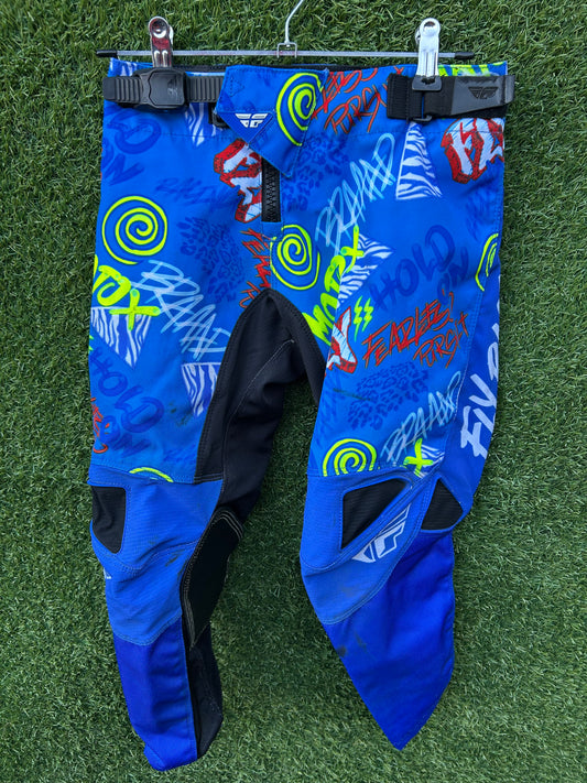 fly pants 22"