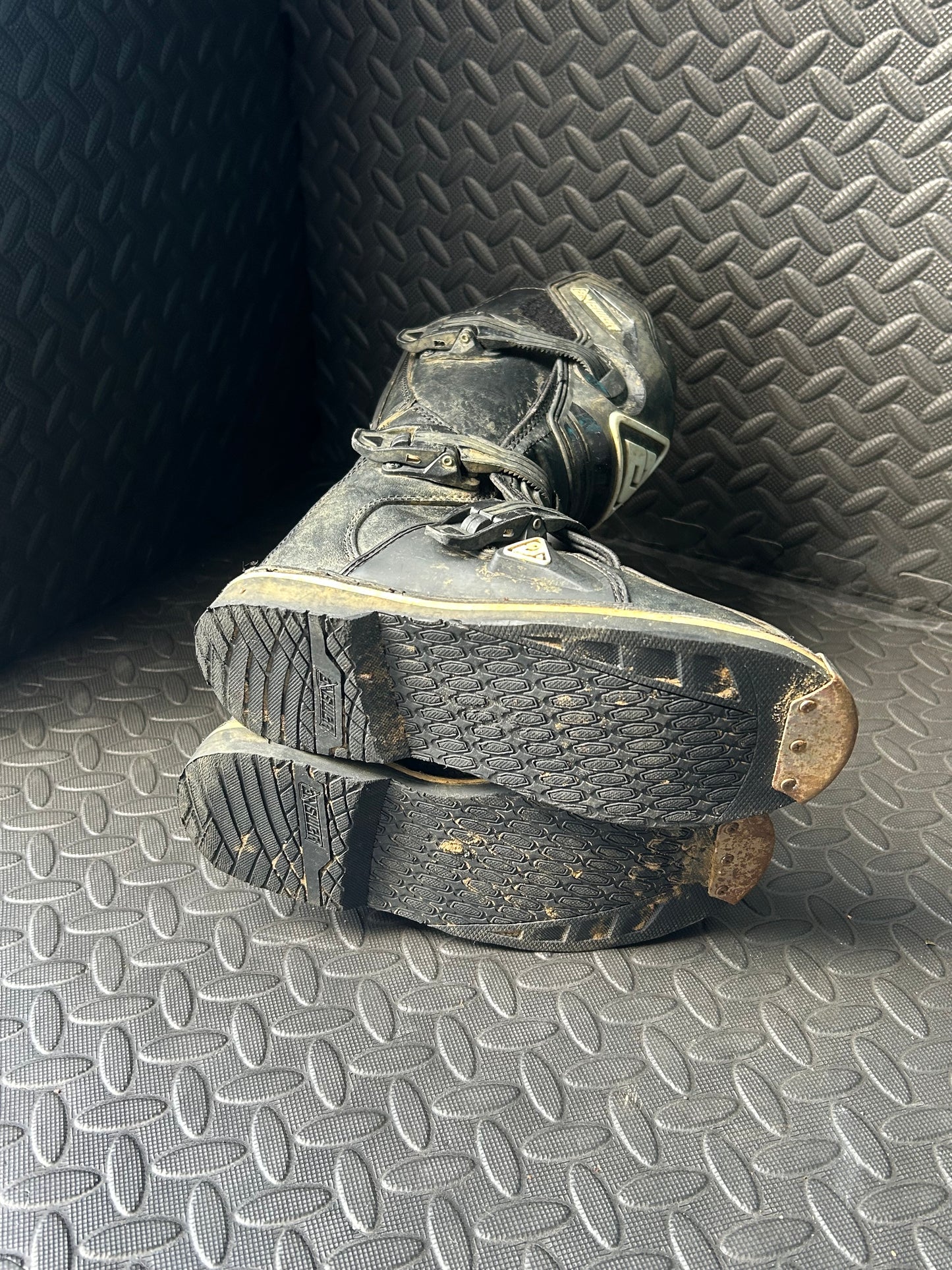 Answer boots uk2