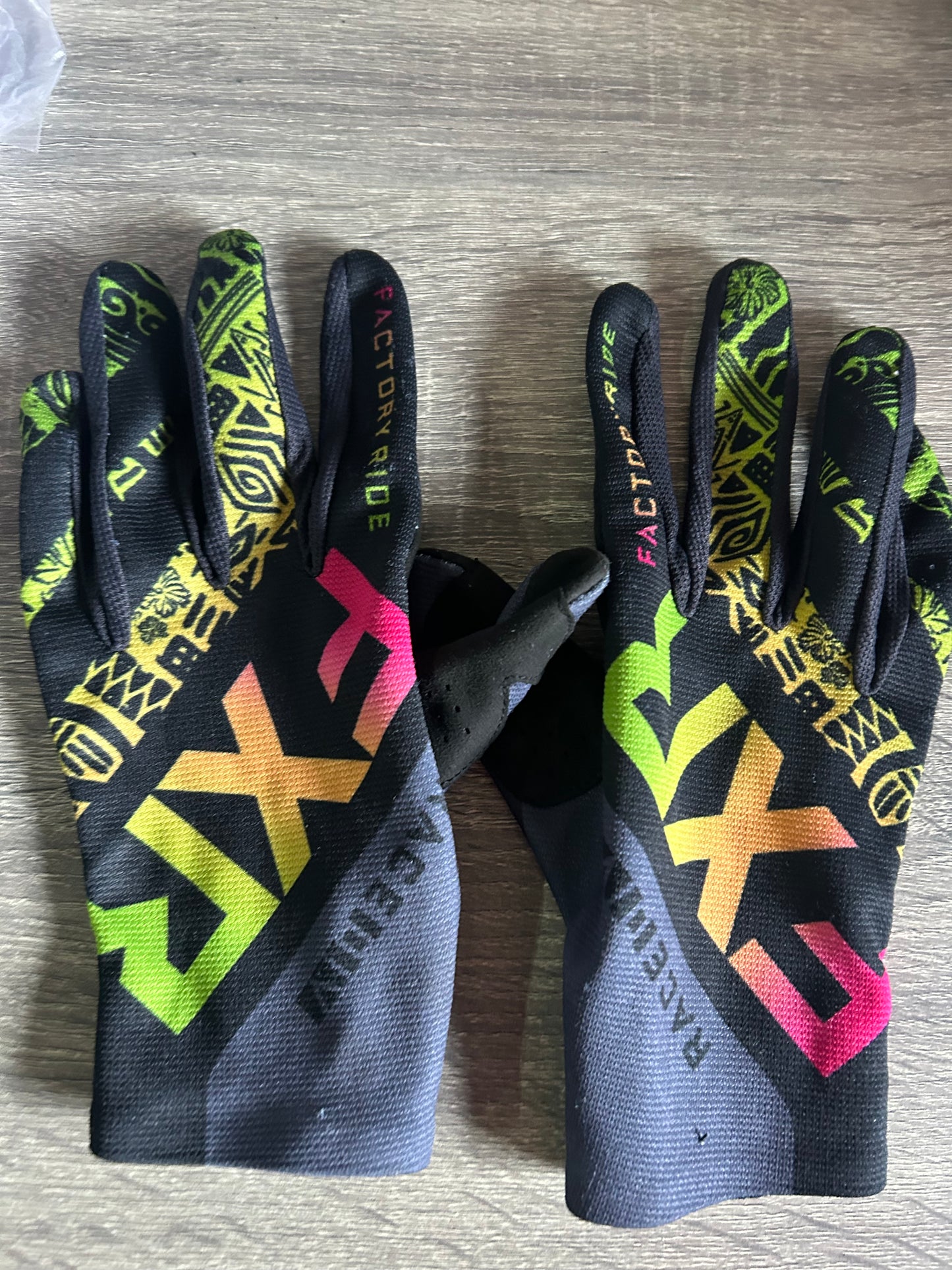 fxr gloves medium
