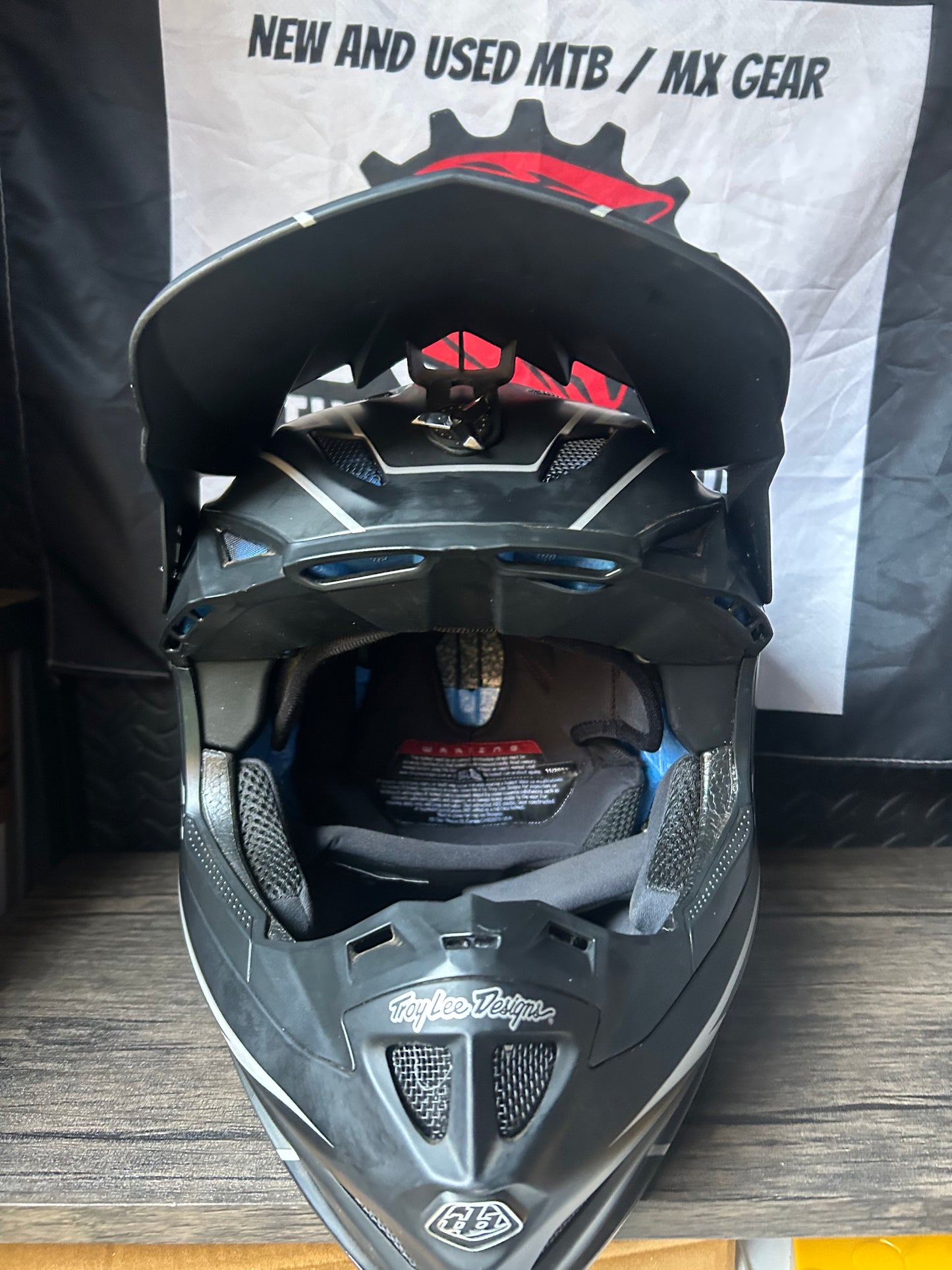 NEW troy lee designs helmet 62-63cm
