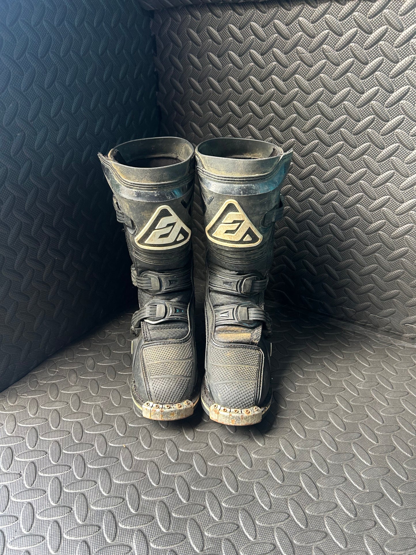 Answer boots uk2