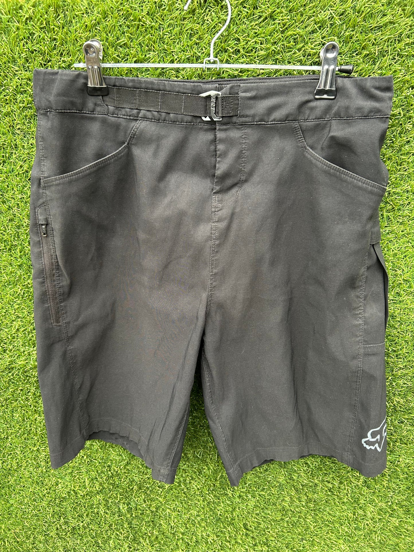 fox mtn shorts 28"