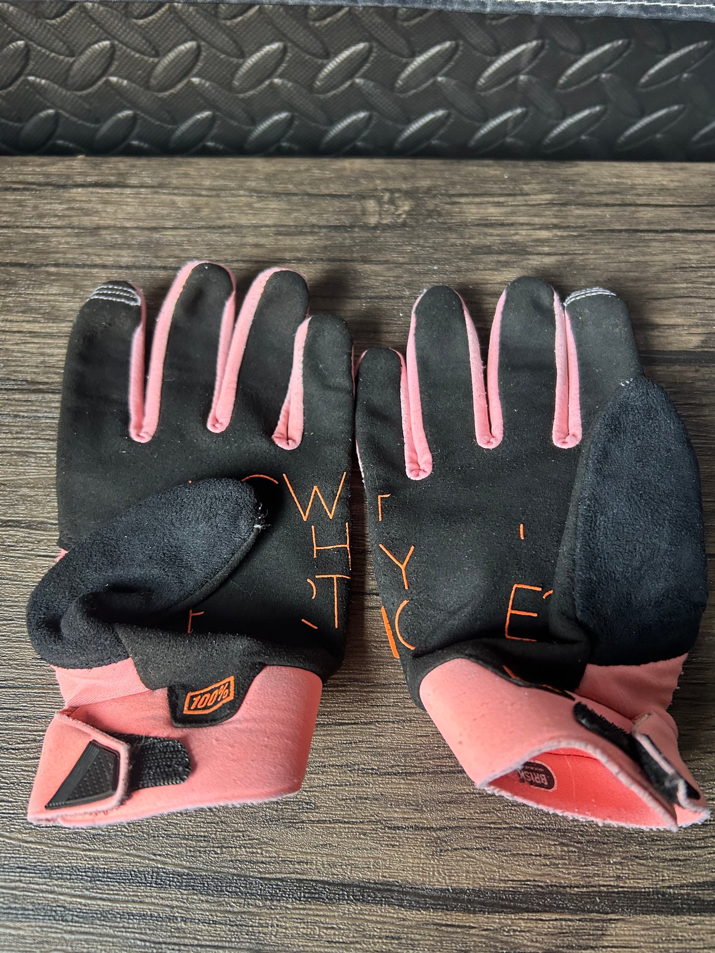 100% brisker gloves yl