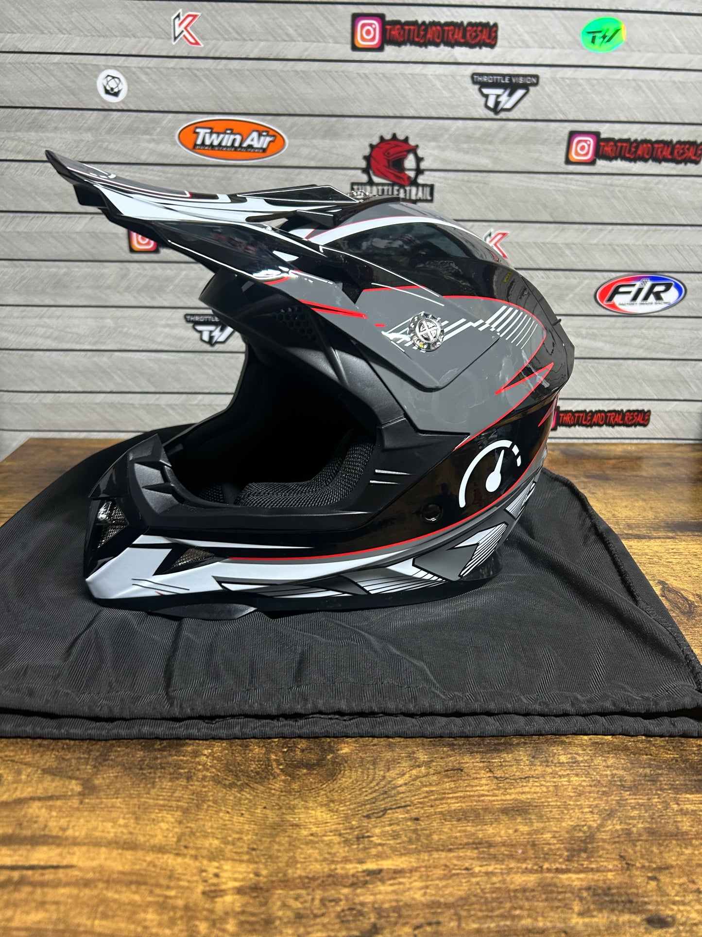 New revvi helmet 48cm