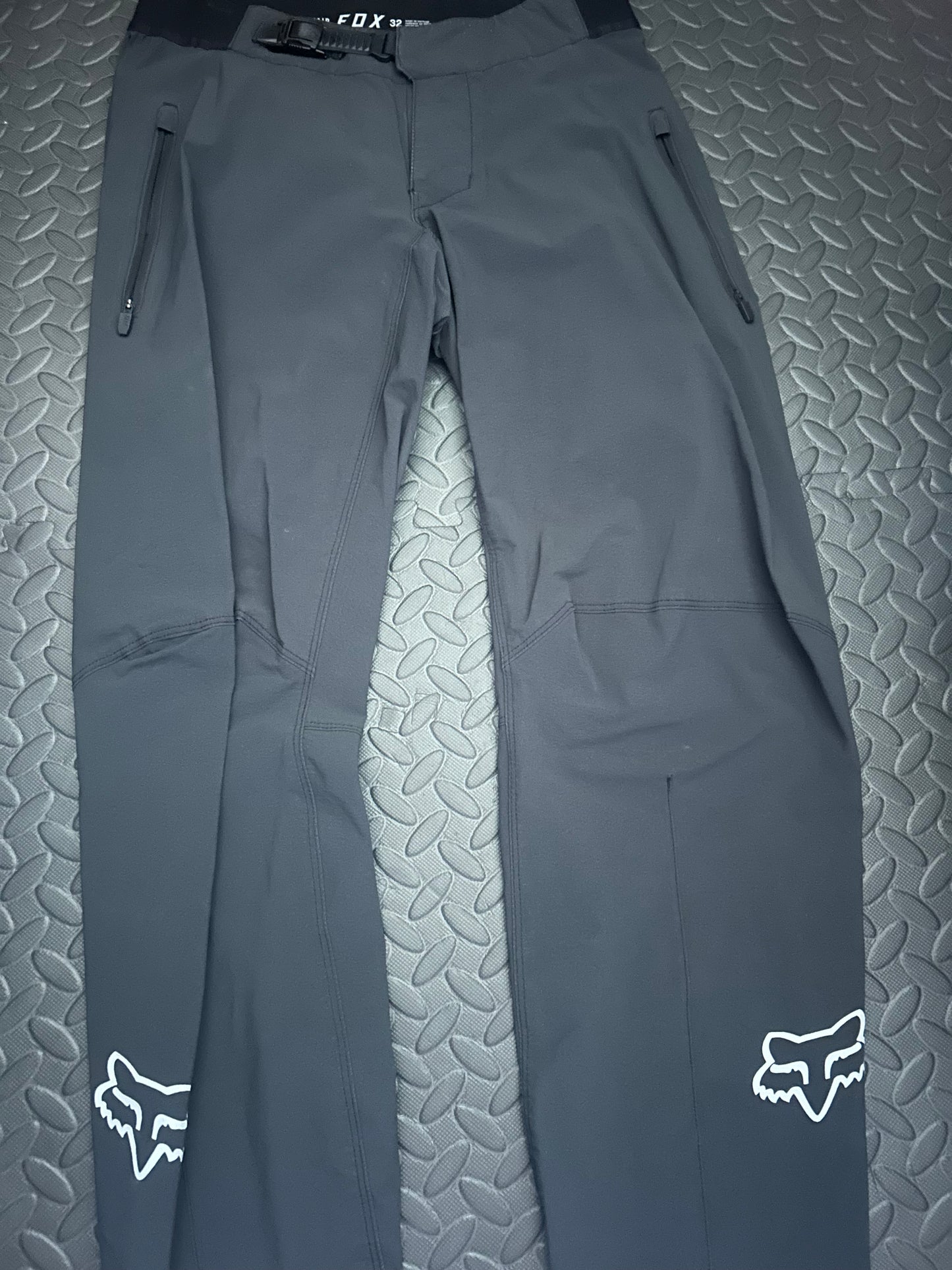 Fox pants 32”