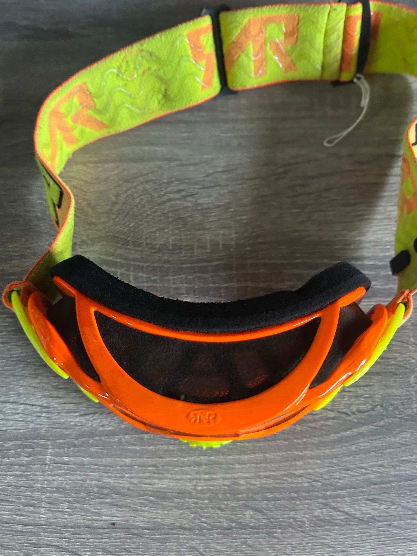 rip n roll goggles - used