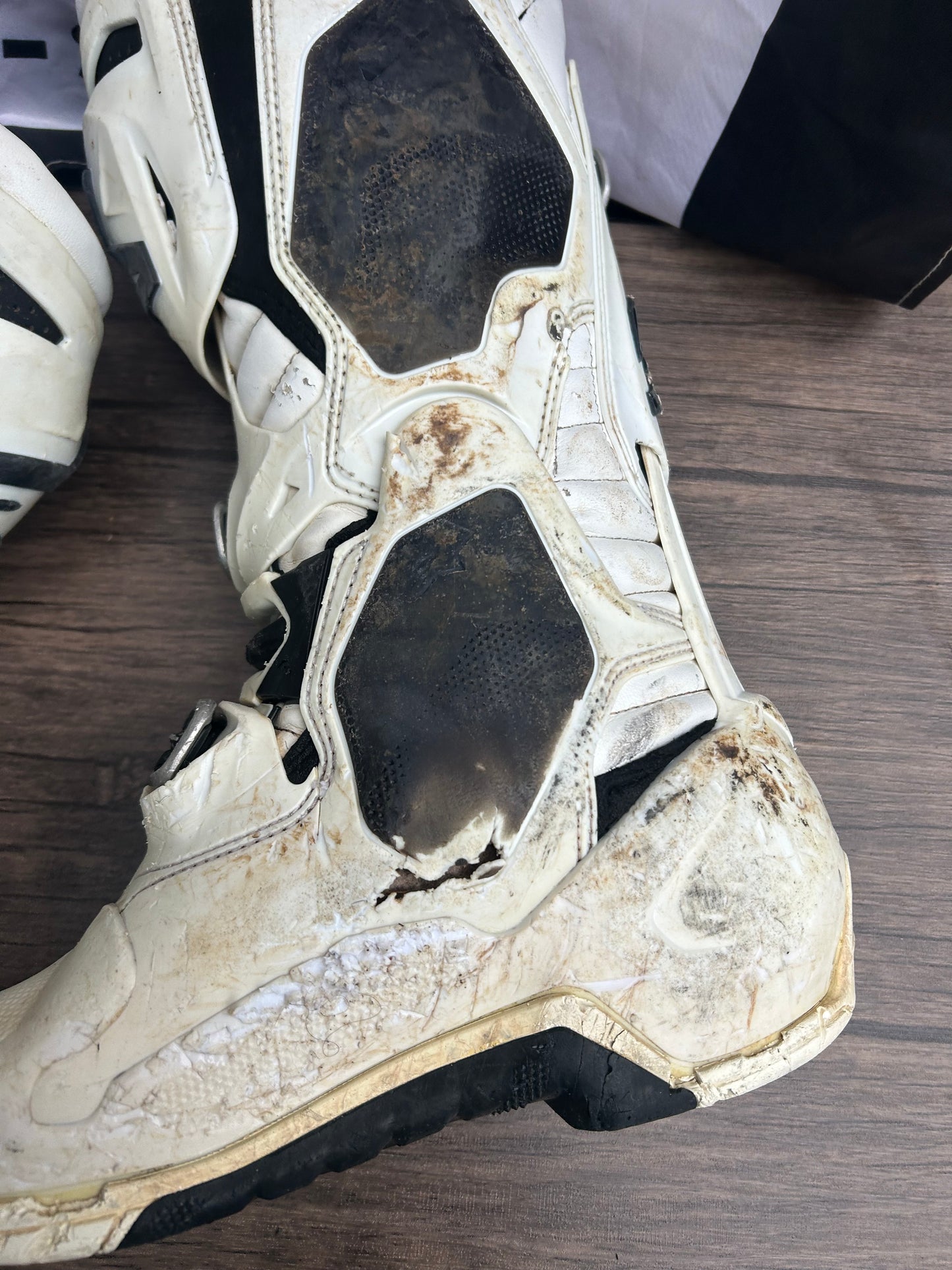 alpinestars tech 10 uk8