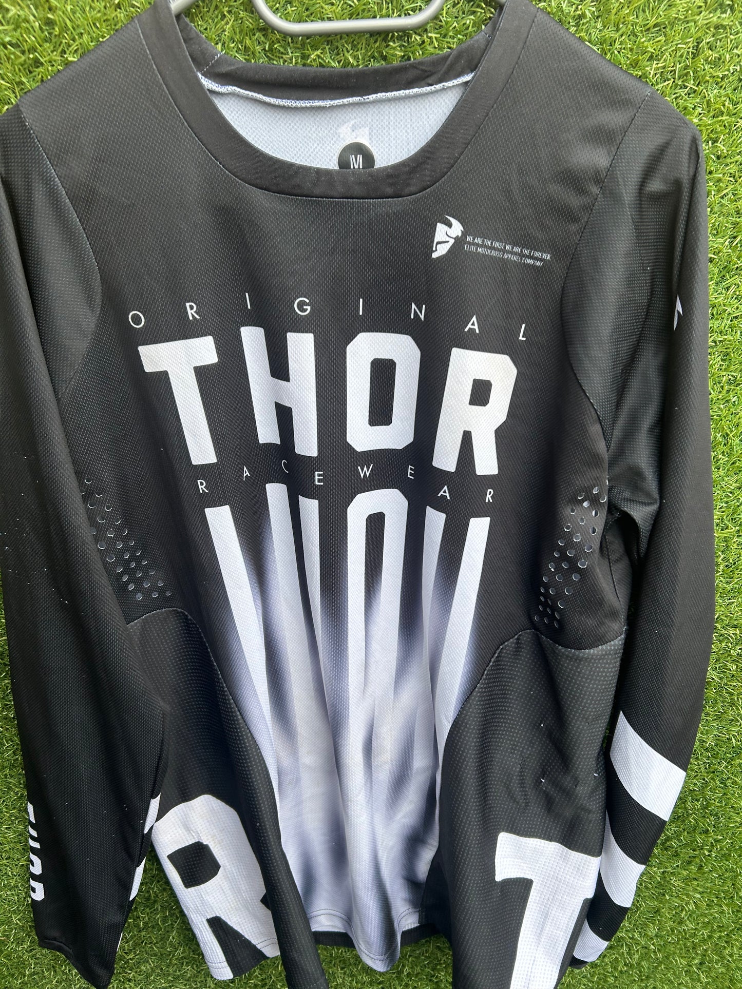 thoe jersey M